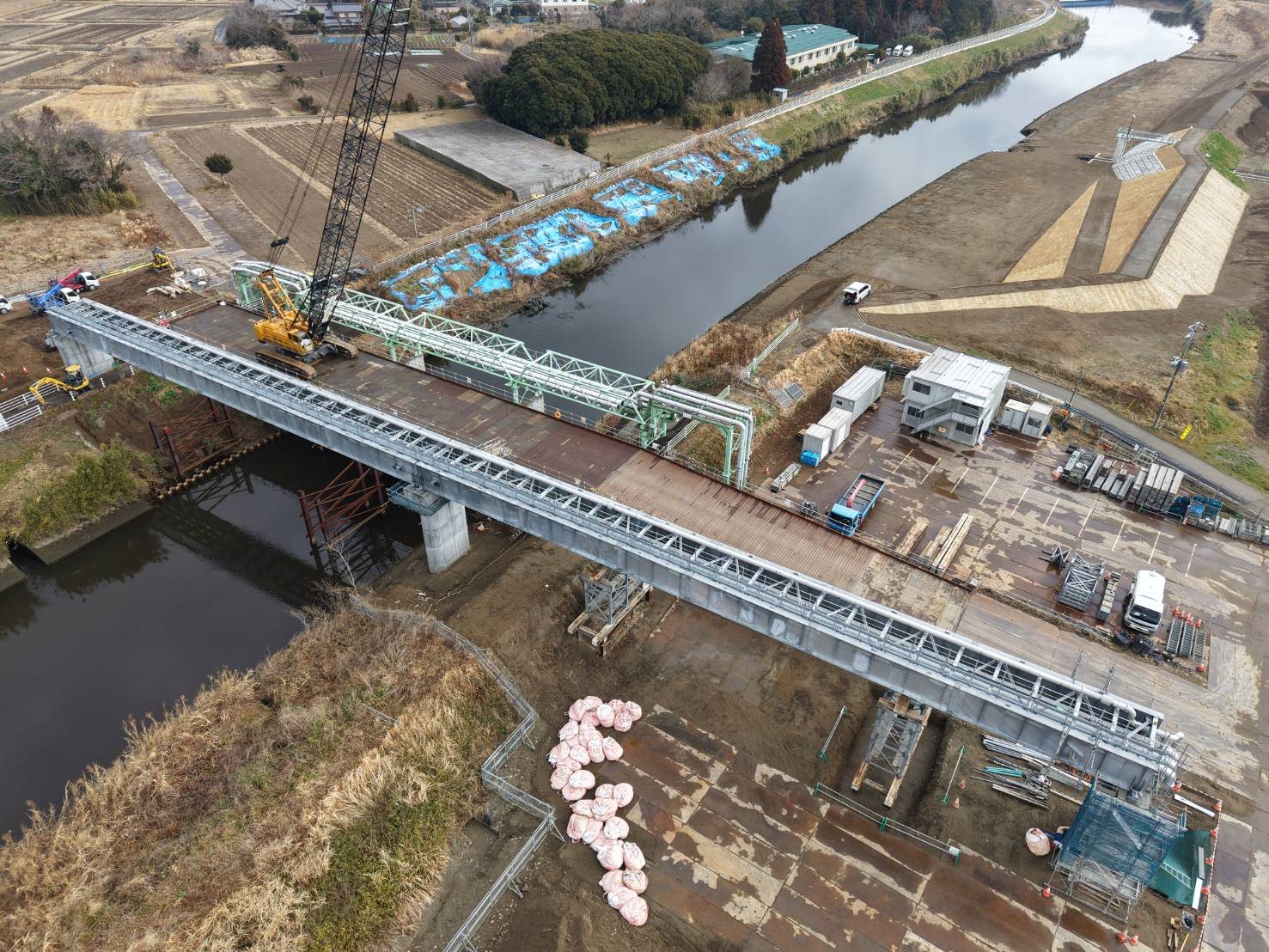 橋梁工事の現場全景